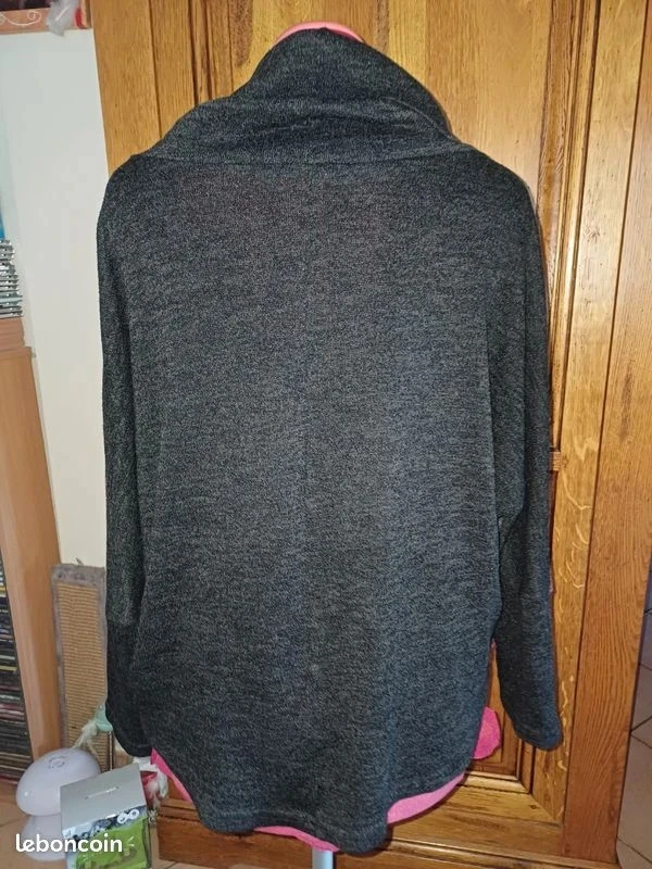 Black sweater with red bubble gradient, size 42 – photo 5